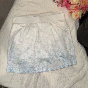 Pebble Beach White and Blue Mini Skirt Size L